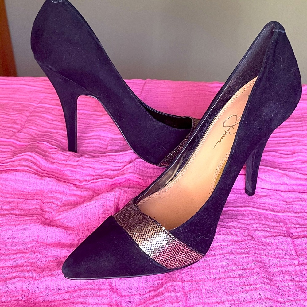 Black and gold pumps